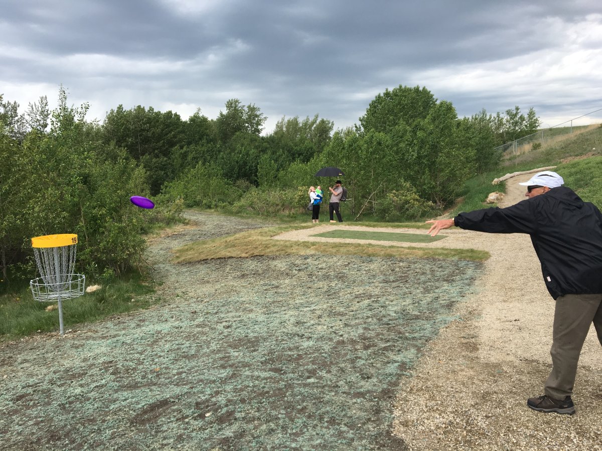 Calgary’s newest disc golf park opens in memory of local husband and