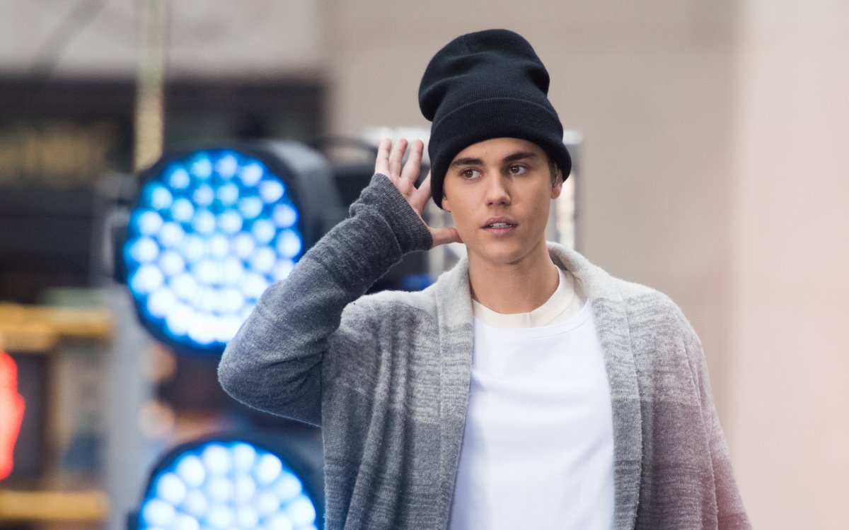 Justin Bieber performs on NBC's "Today" at NBC's TODAY Show on November 18, 2015 in New York.