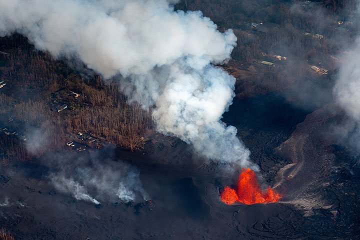 Hawaii volcanic eruption that created a new peninsula could last as ...