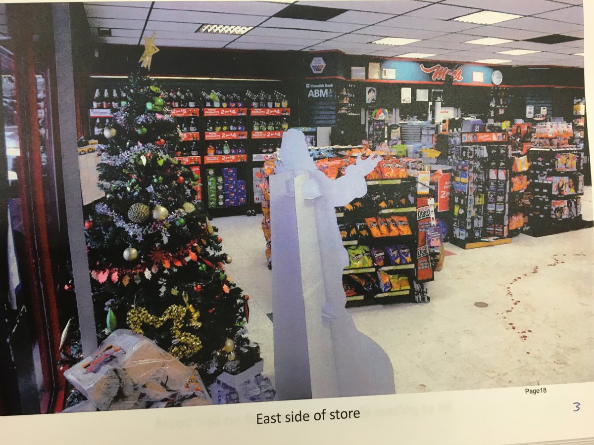 2 people killed 2 Edmonton convenience store workers on same night