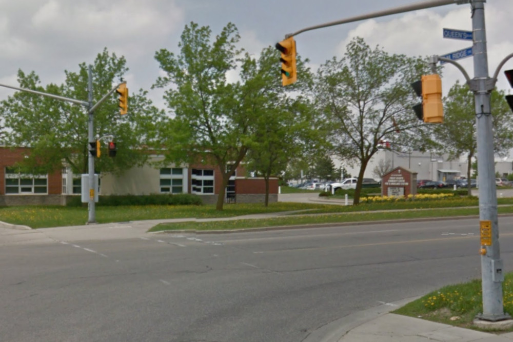 Police said the incident occurred on Saturday evening at around 6:15 p.m. at the intersection of Elm Ridge Drive and Queens Boulevard.