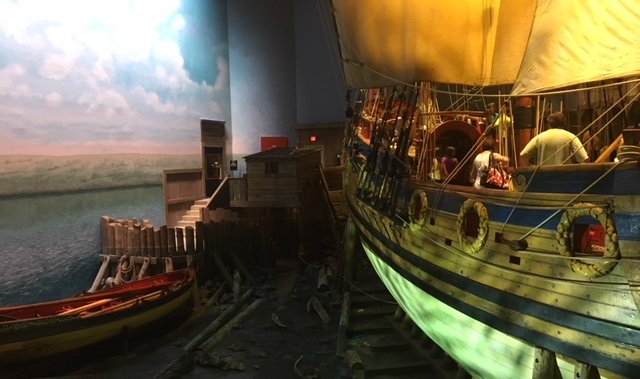 曼尼托巴博物馆的“无例”号揭示了每年节礼日参观中的隐藏货舱
