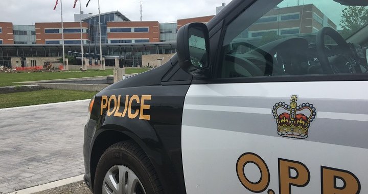 Орилия, Онтарио, мъж, обвинен в шофиране в неравностойно състояние, нападение над полицай