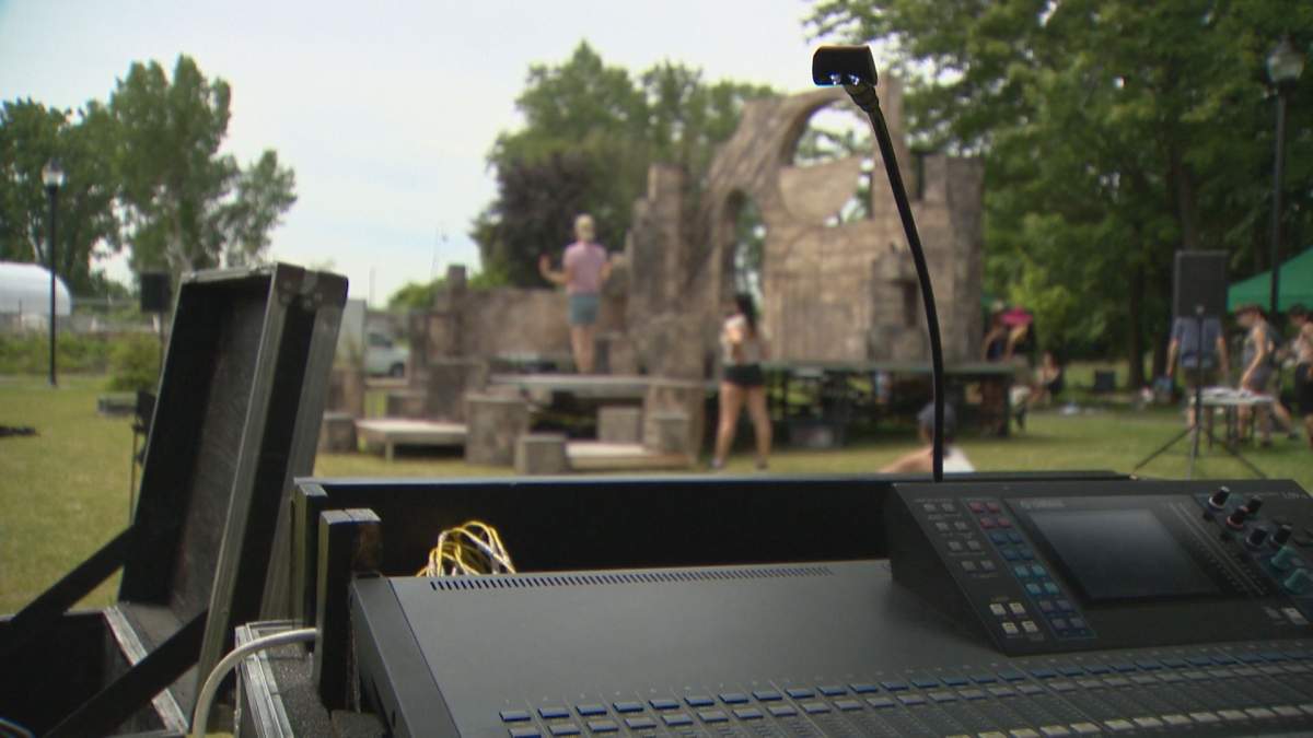 Shakespeare rehearsals have begun in Cote-St-Luc. And while the calendar’s stacked, there are no dates on the South Shore this year.