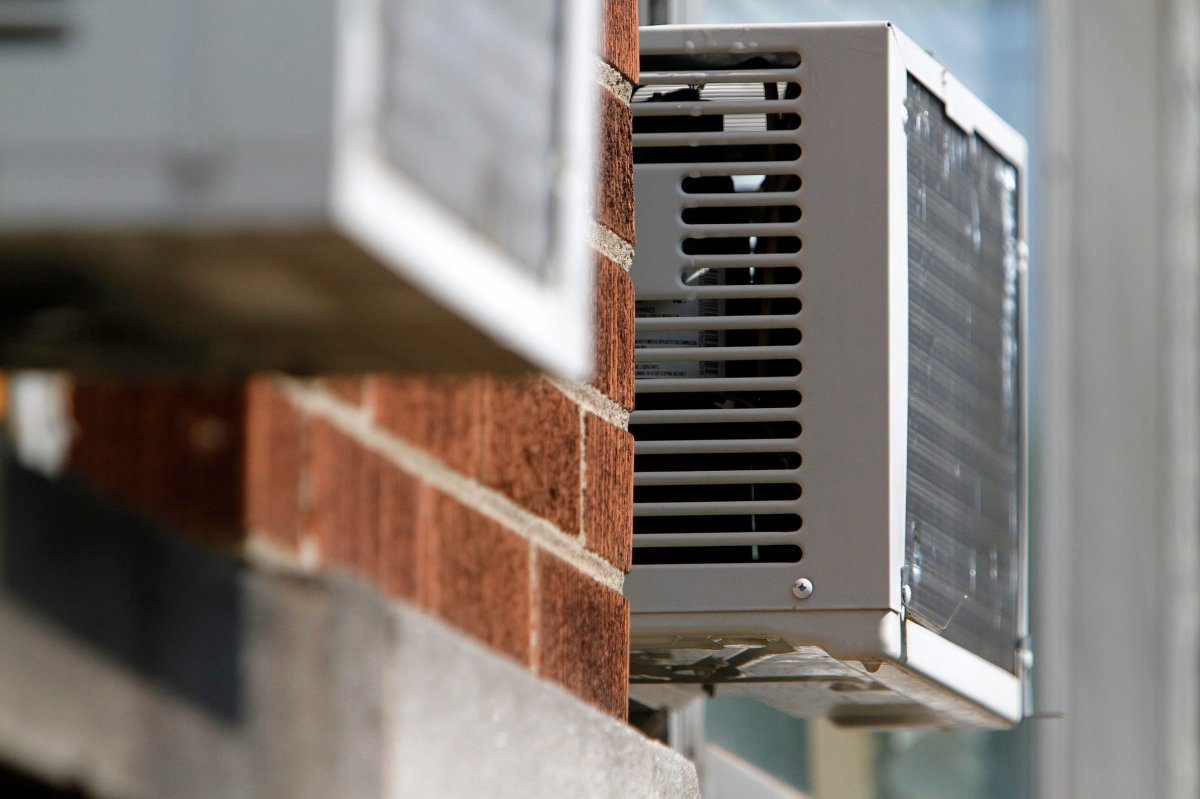 Toronto Hydro says residents can take steps to lower their energy consumption this summer.