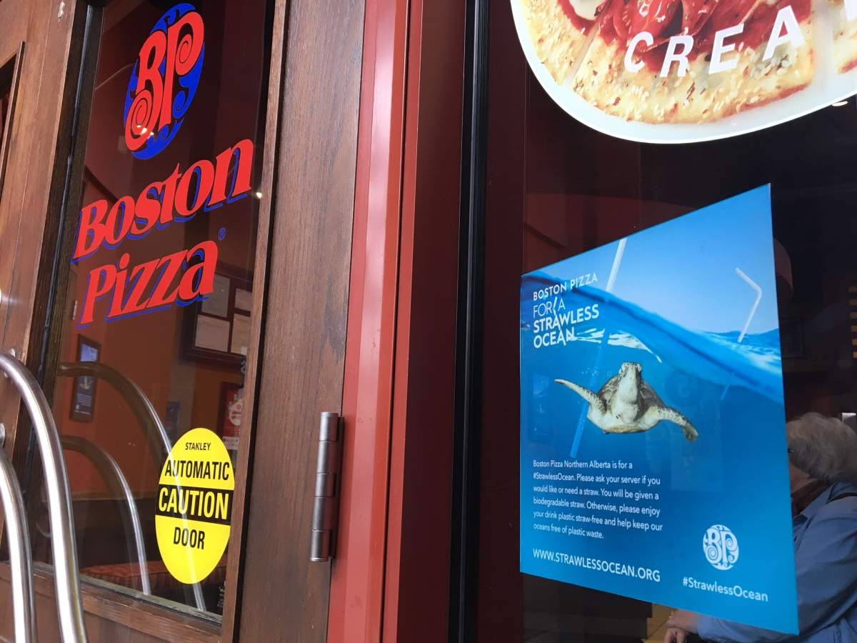 An Edmonton Boston Pizza location highlights the new no single-use plastic straw practice. July 10, 2018.