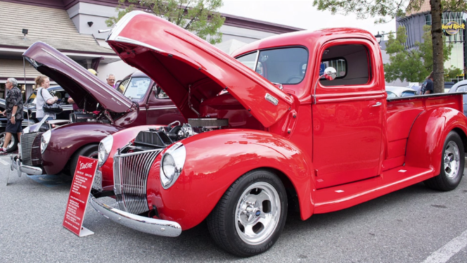 Vintage vehicles on display at the 2016 Ultimate Car Show.