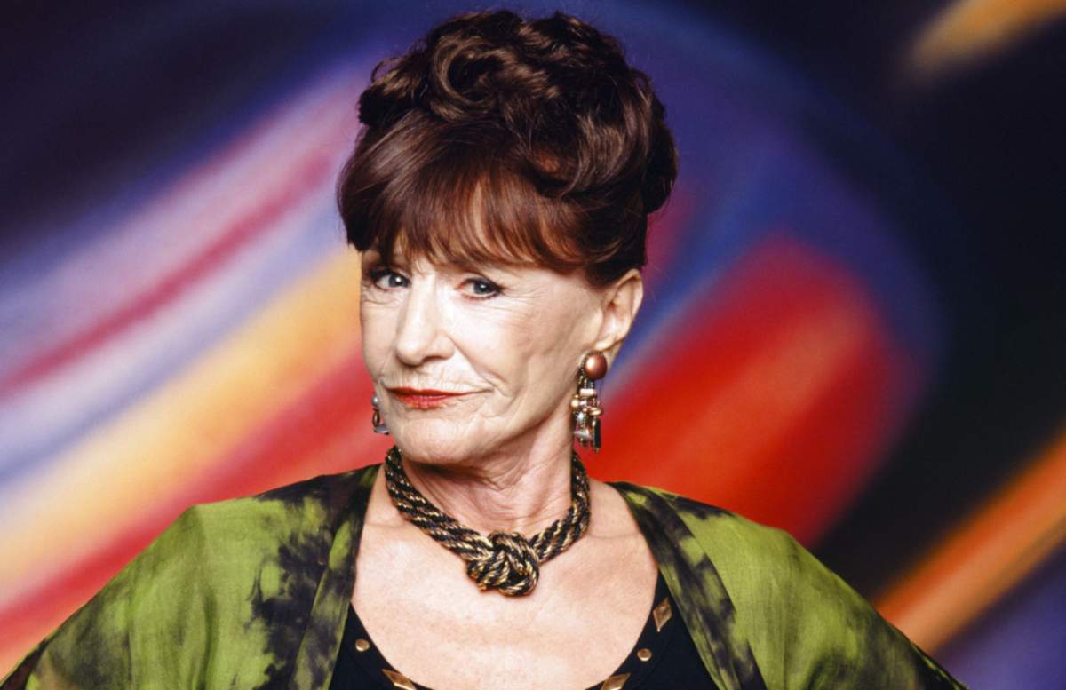 Elmarie Wendel as Mrs. Mamie Dubcek on '3rd Rock From the Sun.'.