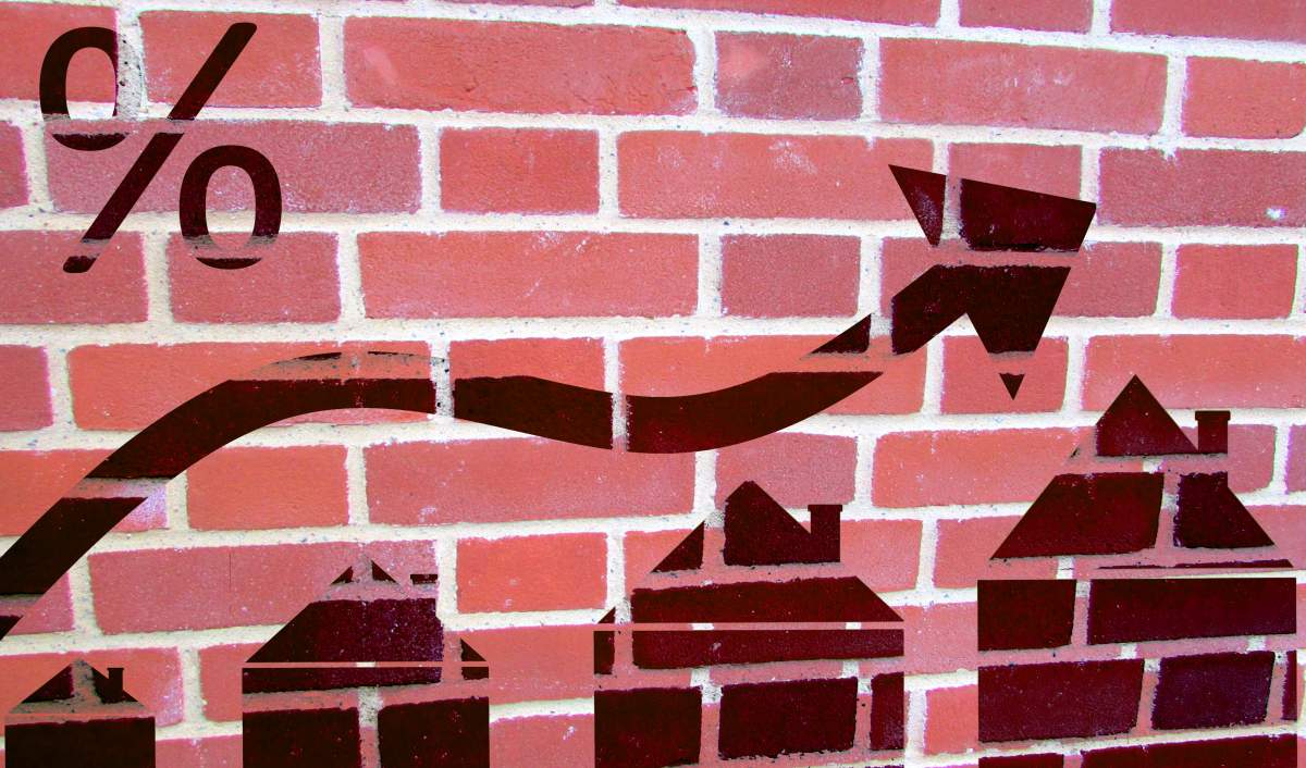 In an unusual twist, Canadians can now get five-year fixed mortgage rates that are lower than five-year variable rates.