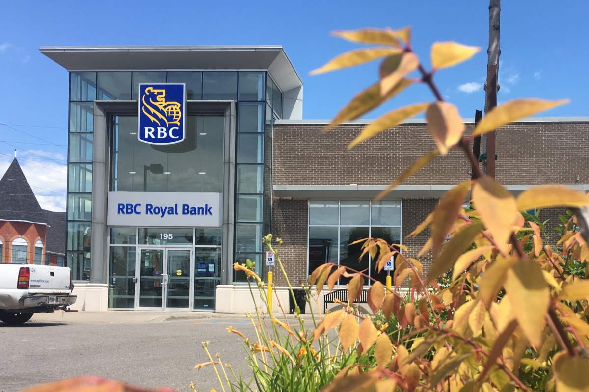 Suspect arrested after woman robbed at Bowmanville bank - image