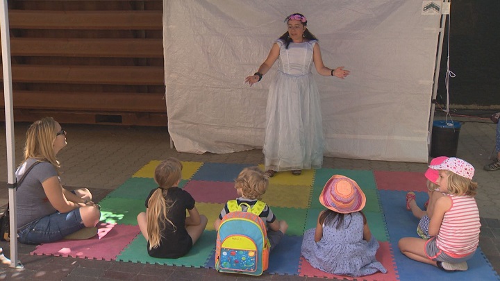 Mexican performer Guady Serrano tells stories from different parts of the world, getting her audience to participate.