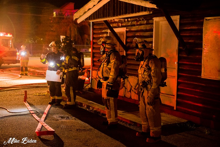 3-alarm early morning fire at Penticton motel - image