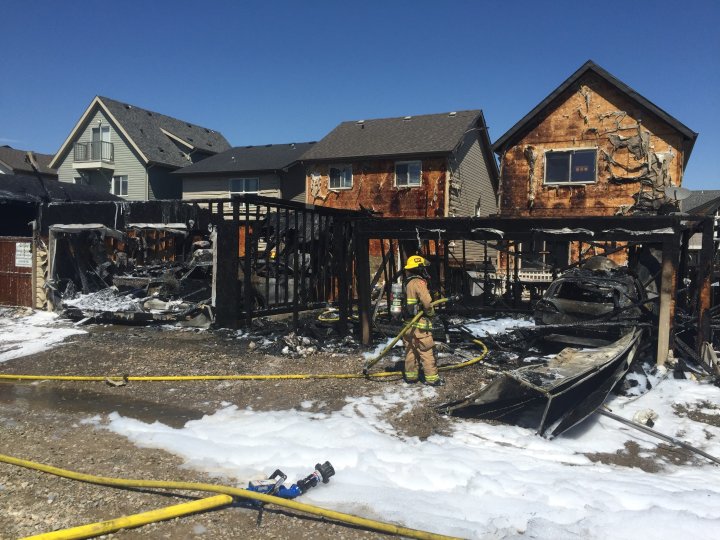 Multiple houses, garages damaged in northeast Calgary fire Calgary