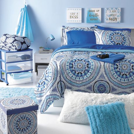 For the student off to college or university, this all-in-one bed set comes with a comforter, flat sheet, fitted sheet, pillowcases and a pillow sham. Comes in twin and double/queen sizes.