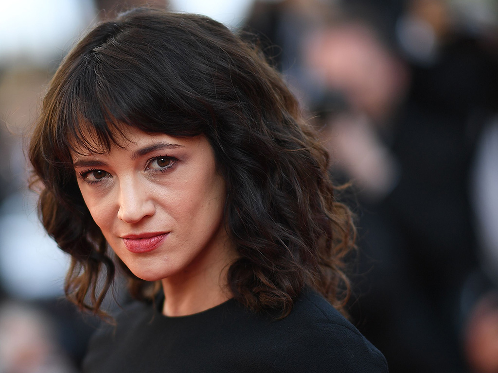 Asia Argento poses as she arrives on May 19, 2018 for the closing ceremony and the screening of 'The Man Who Killed Don Quixote' at the Cannes Film Festival.