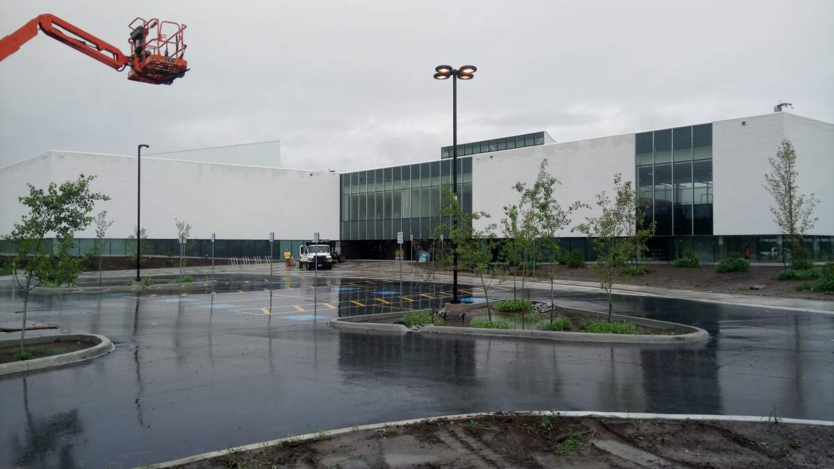 The facility includes multi-purpose rooms, an indoor pool and gymnasium and a double pad ice arena. There will also be a YMCA fitness centre and a London Public library branch.