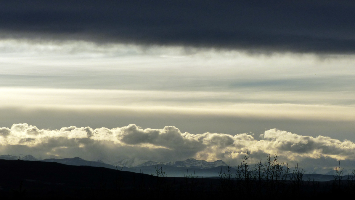 A Chinook arch over the southern Alberta foothills.