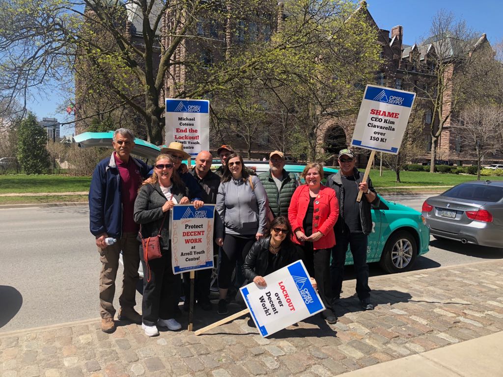 Arrell Youth Centre workers reject tentative deal - image