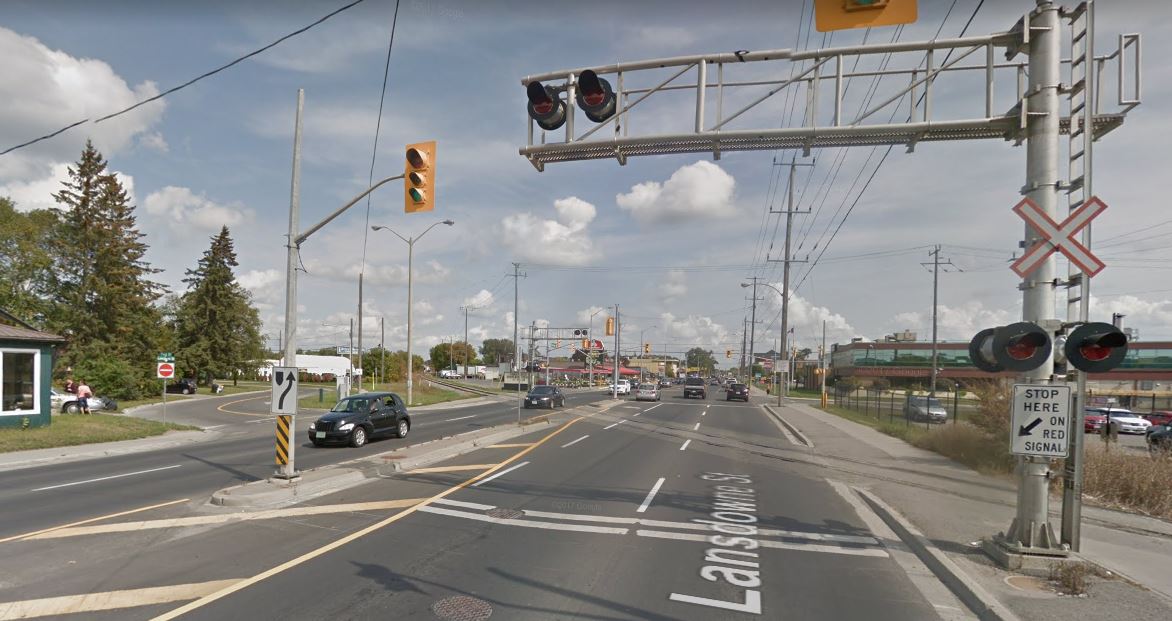 A section of Lansdowne Street West in Peterborough, Ont., will be closed next week as repairs are made to a railway crossing.