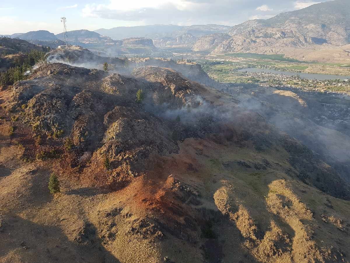 Oliver fire fighters doused a 3.5 hectare blaze on Saturday Evening with help from the B.C. Wildfire Service. 