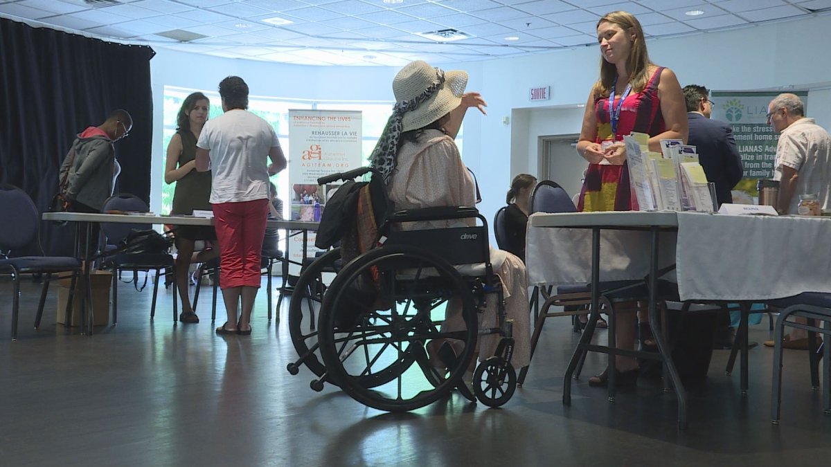 A third information session was held for seniors at the Pierrefonds Cultural Centre.  (Global News) .