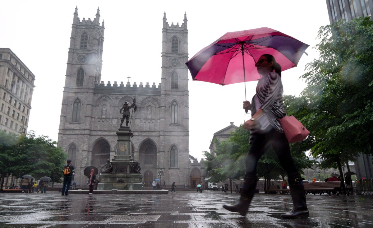 Thunderstorm warnings are in effect for Montreal. 