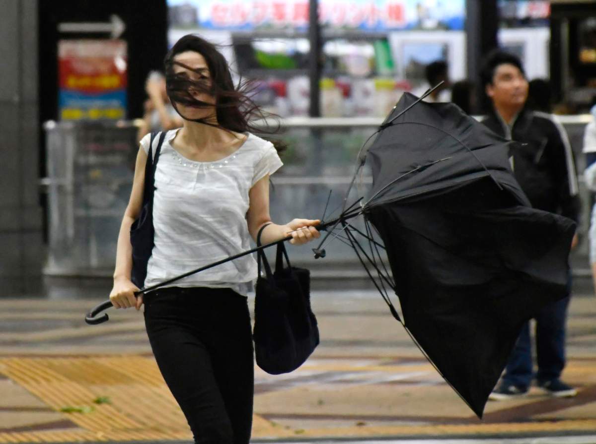 Wind speeds could reach 80 km/h.
