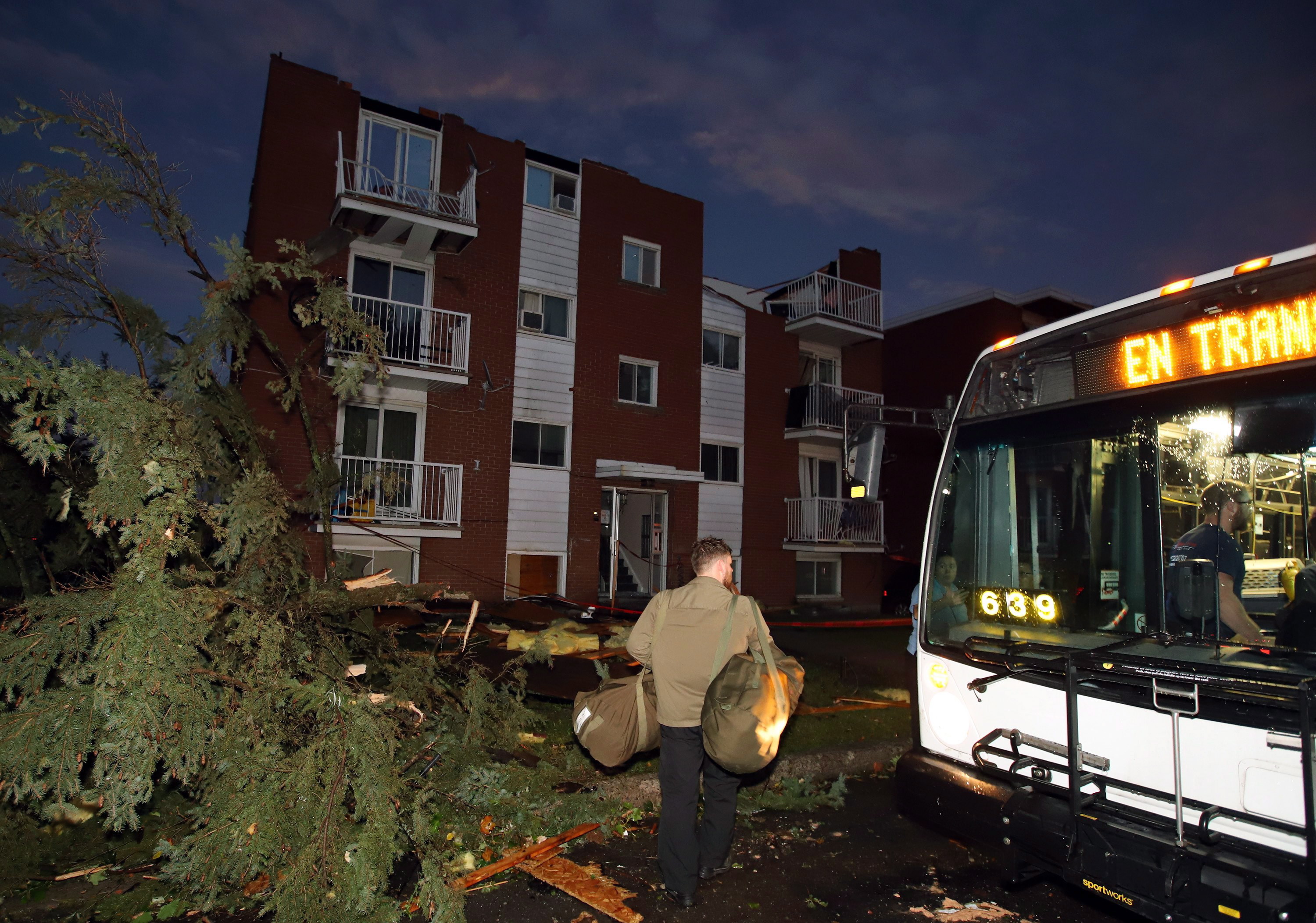 In Photos Ottawa Area Tornado Leaves Broken Power Lines Levelled   19783925 