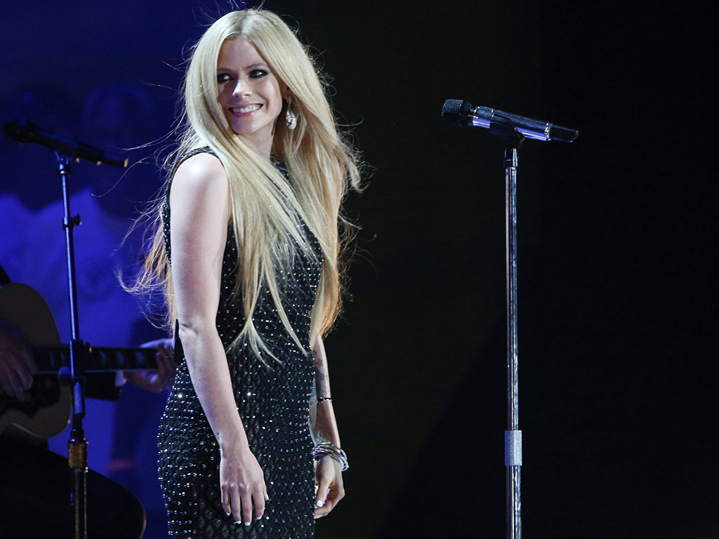 Avril Lavigne S New Song Head Above Water Reflects On Lyme Disease National Globalnews Ca
