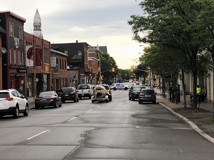 Ottawa police are assisting in conservation efforts after a bear was doing a little window shopping in the Byward Market.