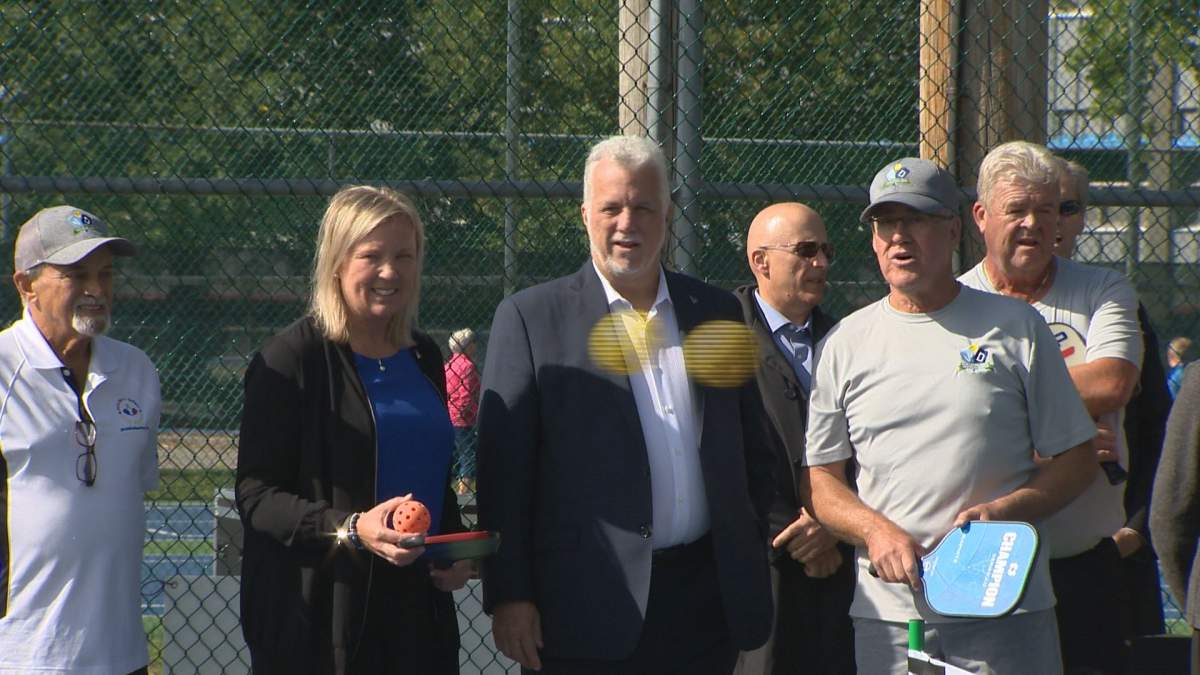 The ball appears to be in Philippe Couillard’s court as the Quebec election enters its last week.