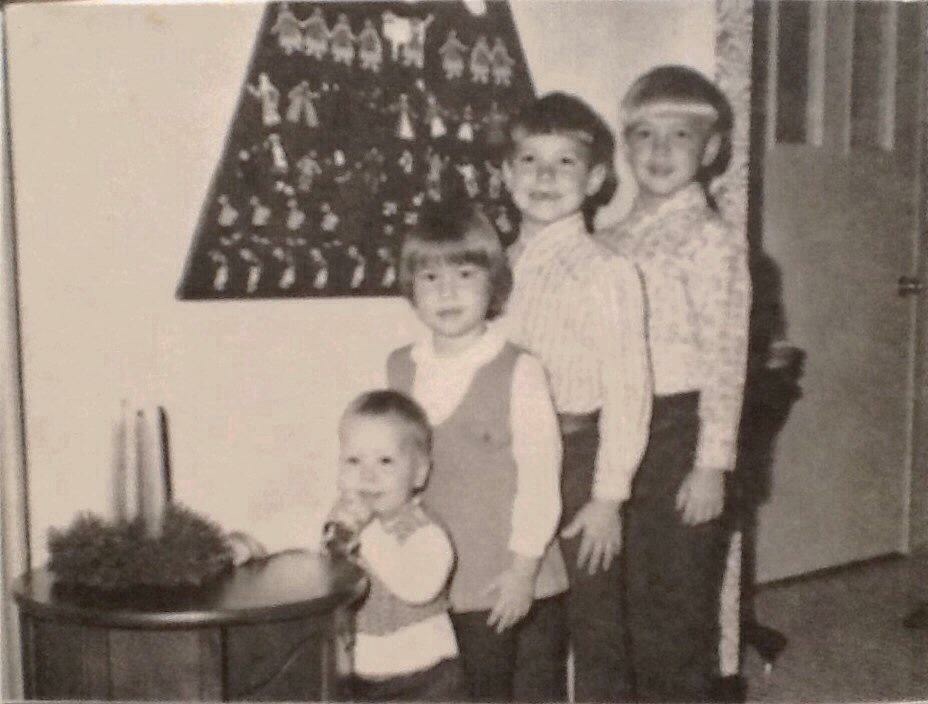 Larry Gifford and his siblings as children.