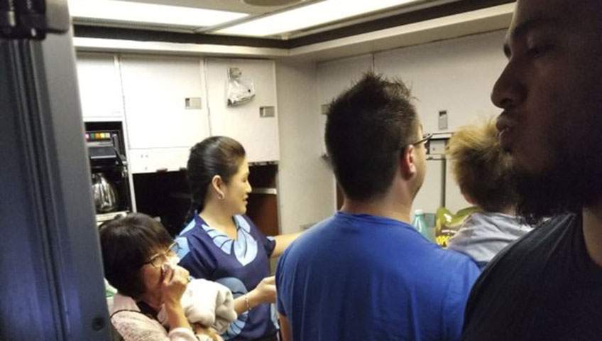 The scene on the Hawaiian Airlines plane after pepper spray was discharged.