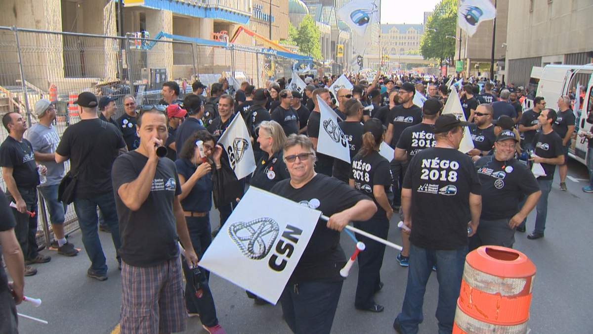 STM Maintenance workers protest outside of the transit authority's offices. Thursday, Sept. 13, 2018.