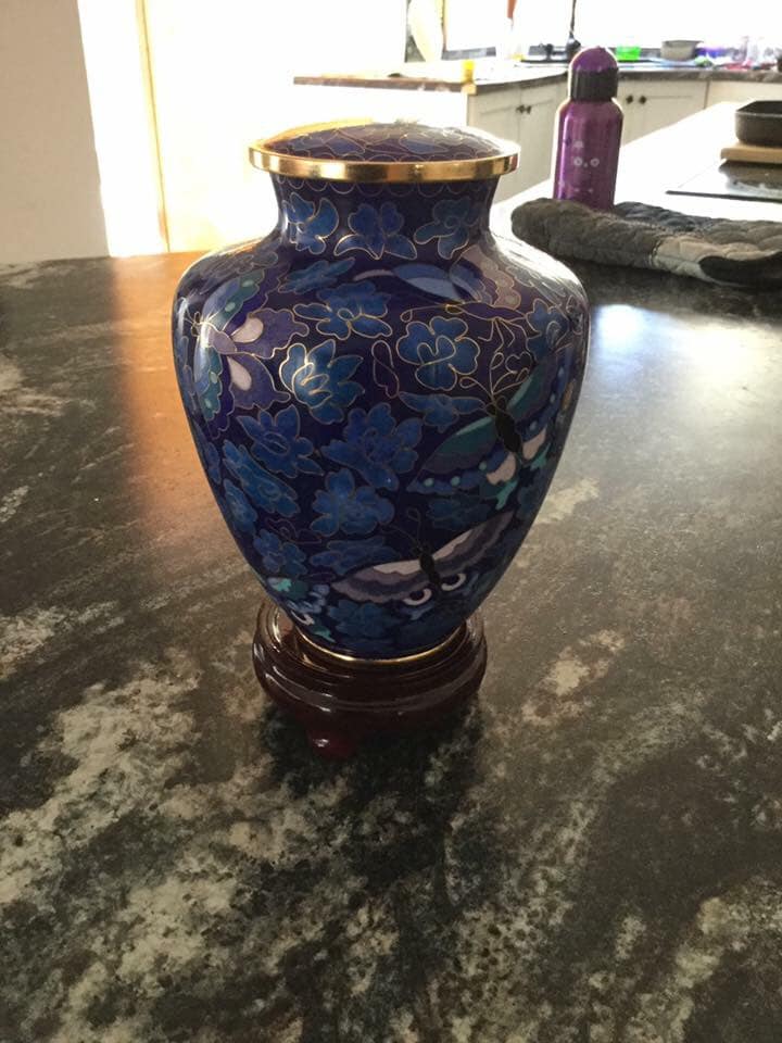 Police are searching for an urn containing a child's ashes that was allegedly stolen from a business in Midland. 