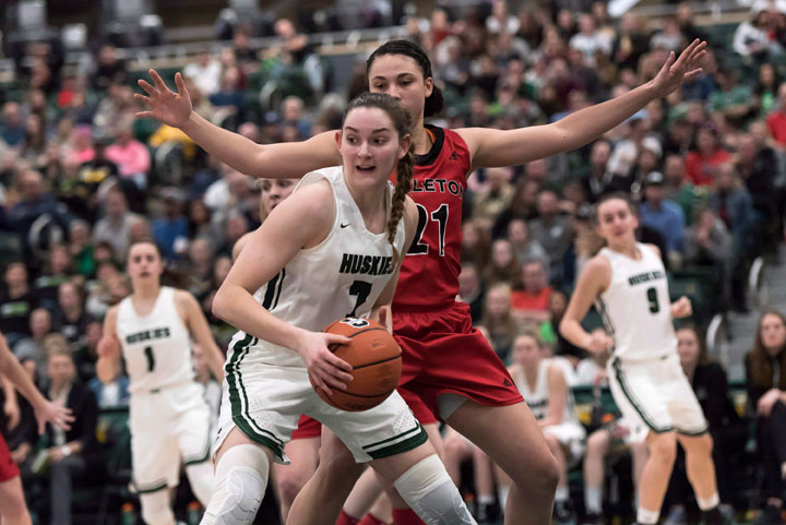The U Sports women's basketball final in 2018. A new study says that women are less likely to get enough exercise than men. 