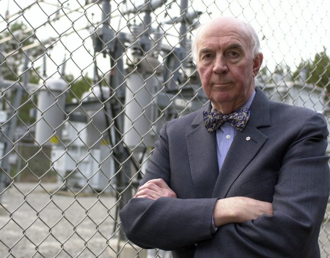 File photo of former Federal Liberal Cabinet Minister Donald Macdonald, taken Nov. 14, 2002.


