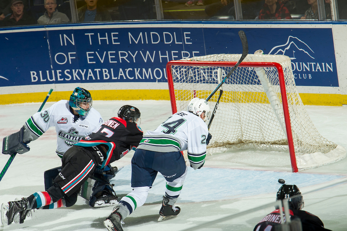 Rockets fall to Thunderbirds in goal-filled affair - image