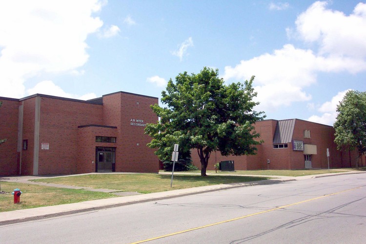Niagara Police have arrested a 15 year old boy, after threats were made against a local high school.