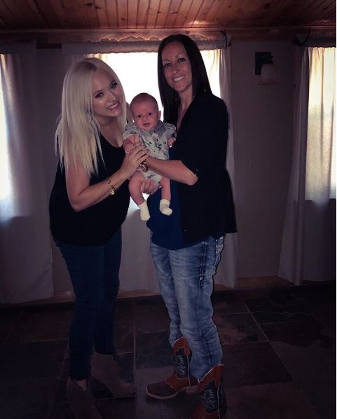 Ashleigh (left) and Bliss Coulter and their son. Photo courtesy of Ashleigh Coulter.