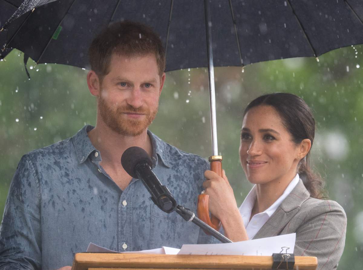 Prince Harry, Duke of Sussex and Meghan, Duchess of Sussex visit Victoria Park on October 17, 2018 in Dubbo, Australia. (Photo by Pool/Samir Hussein/WireImage)
