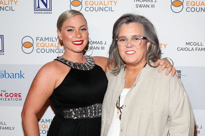 Rosie O’Donnell engaged to police officer - image