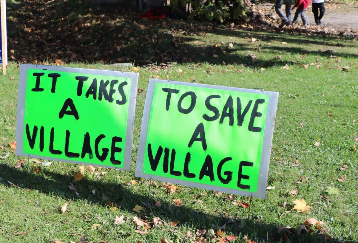 Residents of Greensville, Ont., are urging local leaders to tackle traffic congestion problems in the rural village.