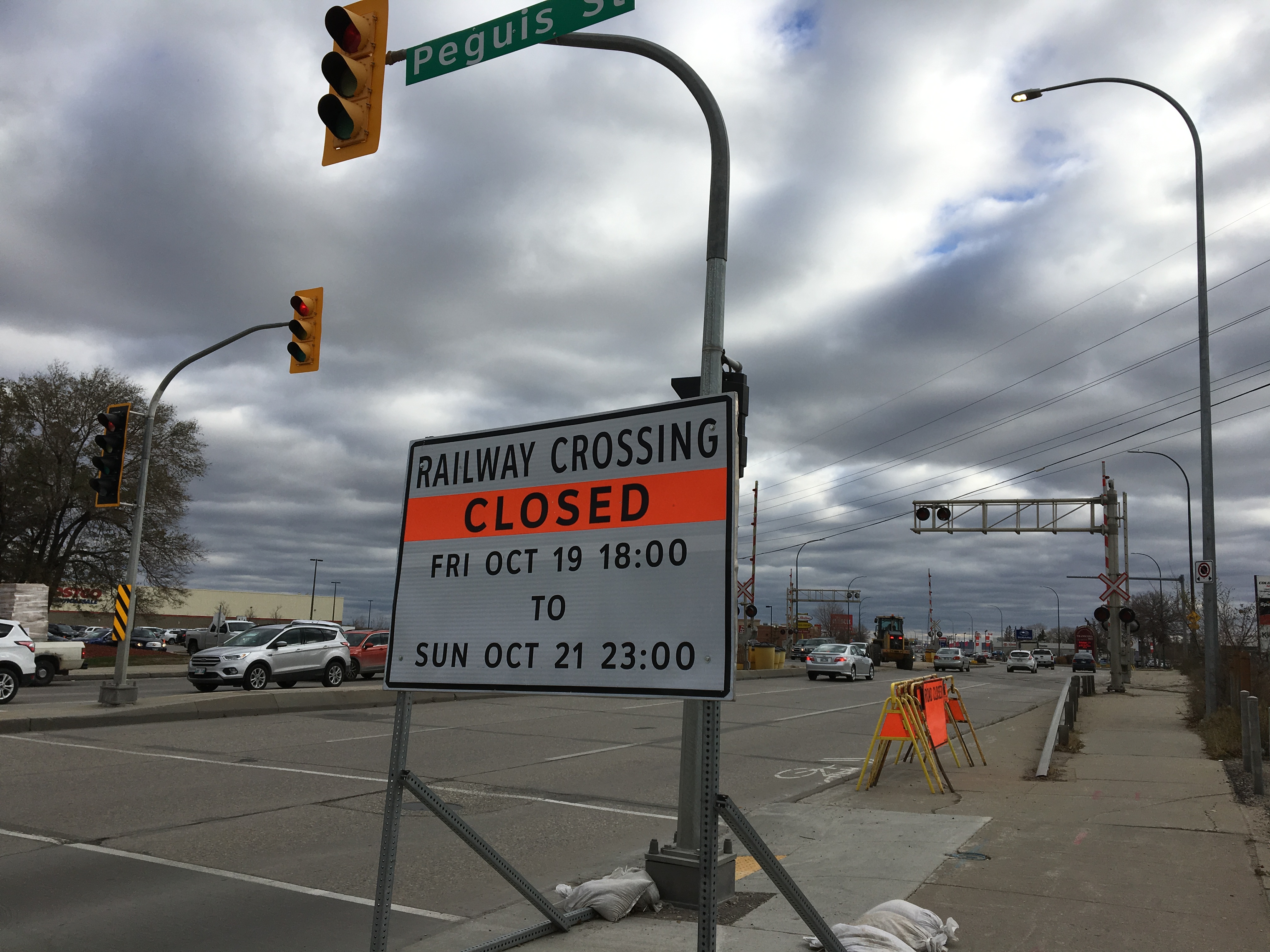 Detour Regent Avenue West closed for the weekend Winnipeg