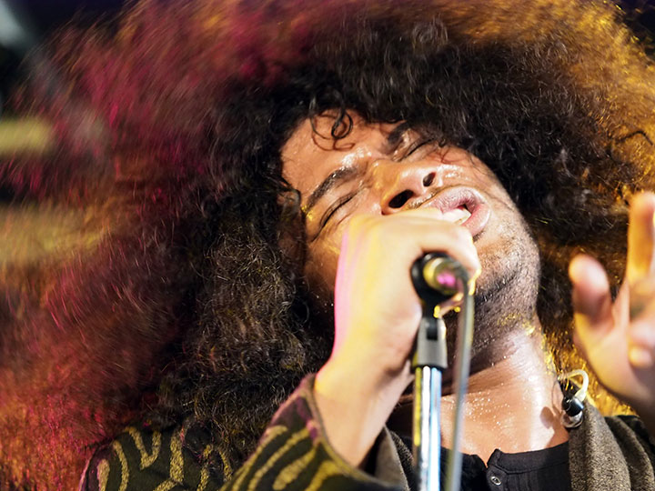 Just Loud performing at 102.1 The Edge's Sugar Beach for a Sugar Beach Session on Oct. 23, 2018.