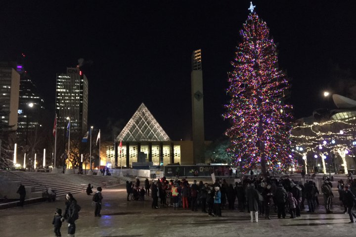 Edmonton ‘charting a new path’ with downtown holiday light-up celebrations