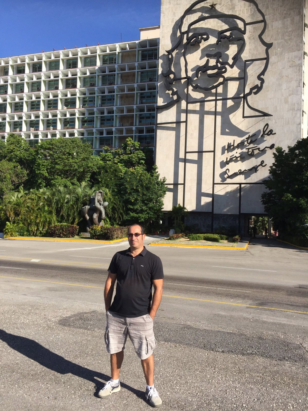 Toufik Benhamiche returned to Canada on Saturday a free man after Cuba's Supreme Court granted an exceptional authorization to leave the country, annulling a sentence by a provincial court rendered in Ciego de Avila.