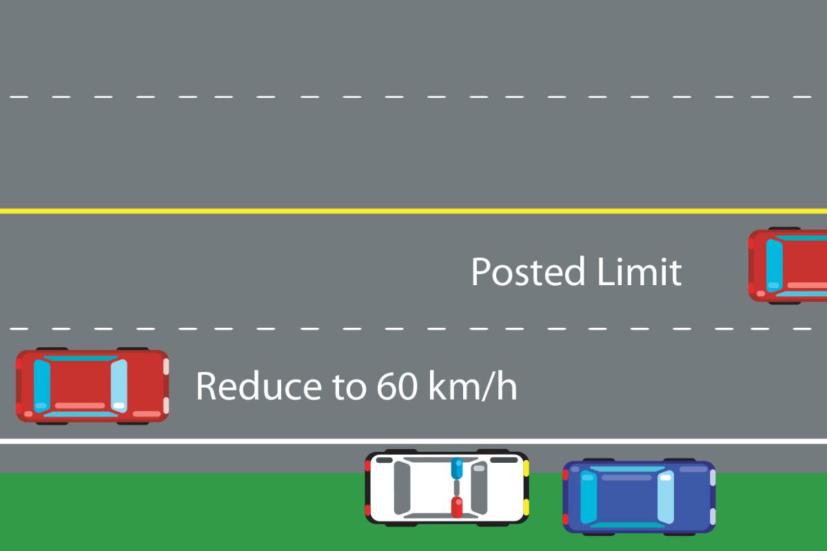 Alberta tow truck drivers want blue emergency lights to slow down drivers - image