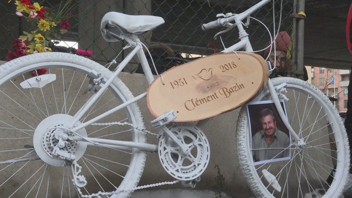 Ghost Bike erected in the name of Clément Bazin. 