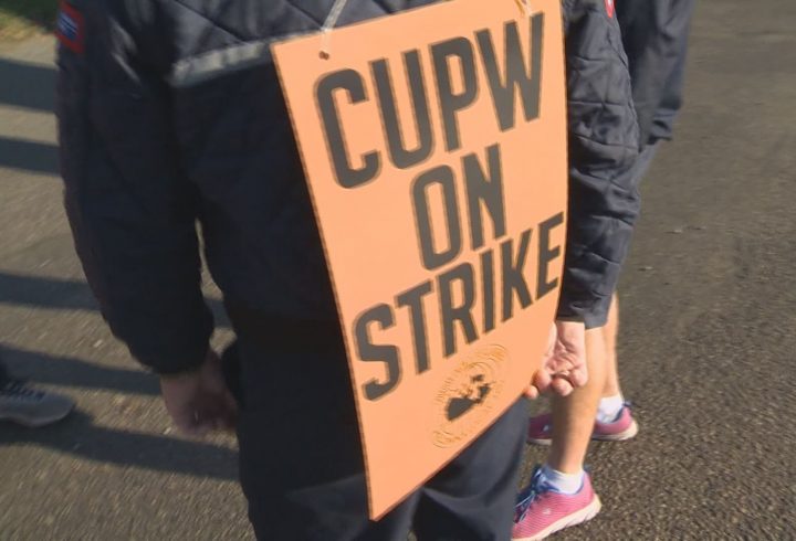 Canada Post Worker In Calgary Speaks Out Against Union Amid Strike ...